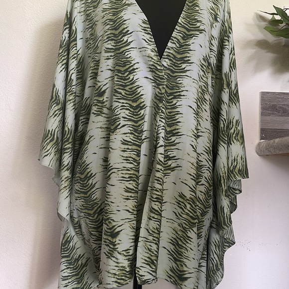 🌟ADRIANA DEGREAS 🌟BEAUTIFUL 🌟BLOUSE, LARGE - Picture 13 of 15